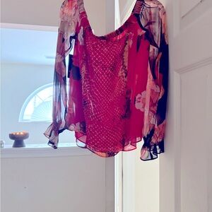 Like new multi color top